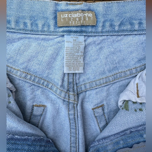 Vintage Lizwear by Liz Claiborne embroidered jeans. Size 10P. - Picture 3 of 5